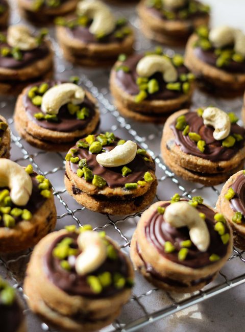 Doppelkeks mit Karamell-Nougat Füllung vegan