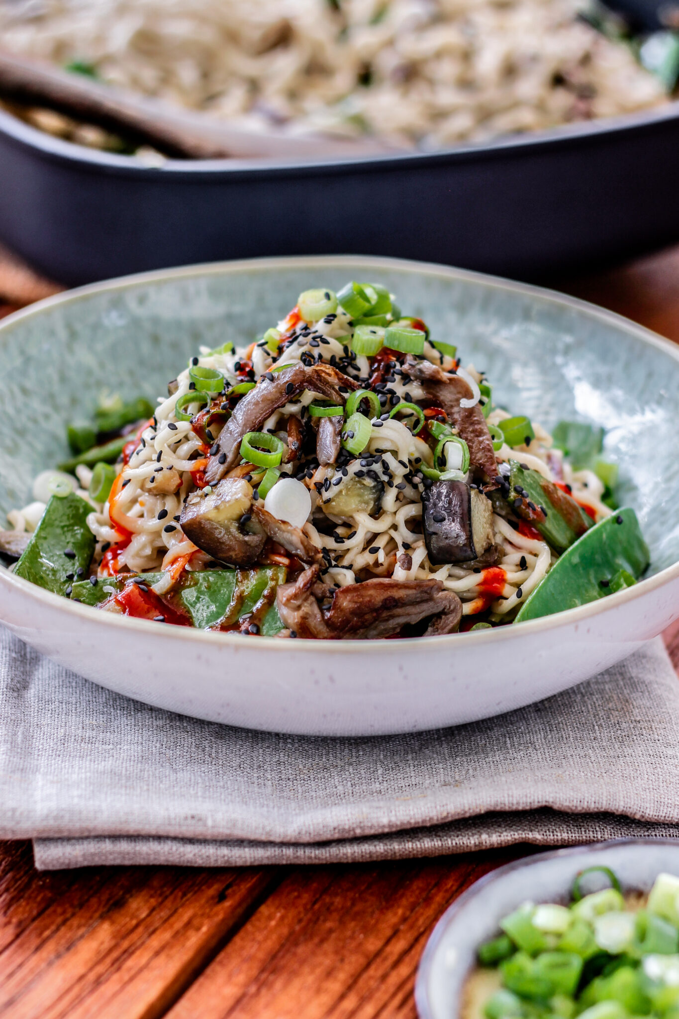 Mie Nudeln mit Kokos Curry Sauce | vegan