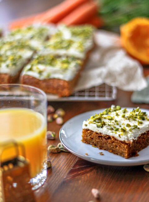 Möhrenkuchen mit Frischkäsetopping