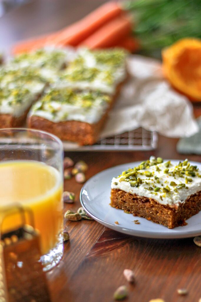 Möhrenkuchen mit Frischkäsetopping